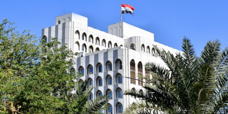 العراق يستنكر تصريحات السفير هاكابي حول سيطرة إسرائيل على المنطقة