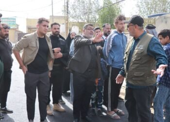 الدبي يتابع ميدانياً مشروع إكساء وتبليط شوارع منطقة الدوانم