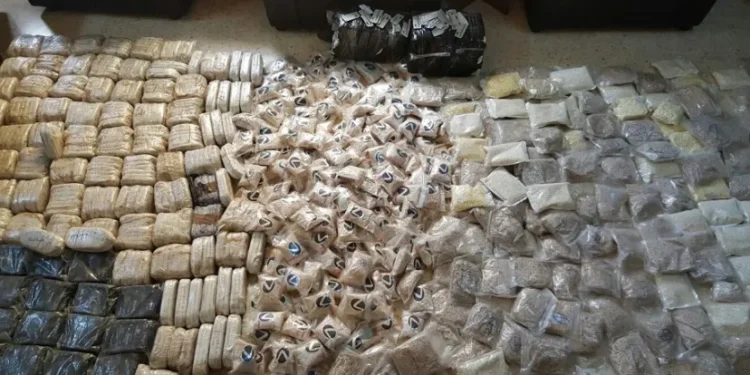 الداخلية تعلن ضبط 900 كغم من المواد المخدرة خلال ثلاثة أشهر