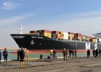 ميناء أم قصر يواصل استقبال بضائع الخليج رغم إغلاق مضيق هرمز