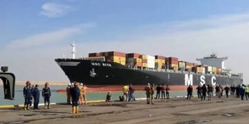 ميناء أم قصر يواصل استقبال بضائع الخليج رغم إغلاق مضيق هرمز