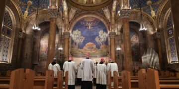 الكيان يعرقل طقوس «الفصح» في كنيسة القيامة