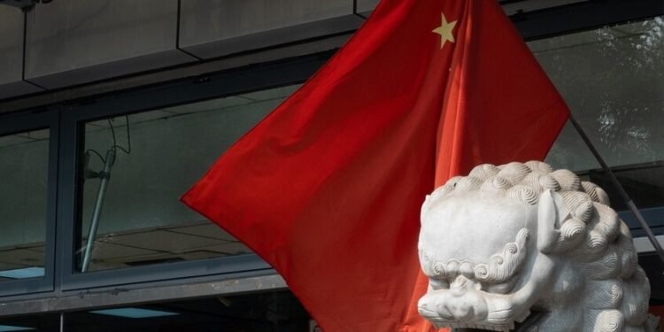 وكالة: الصين تجري محادثات مع إيران بشأن مرور السفن عبر مضيق هرمز