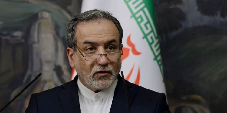 عراقجي يشيد بمواقف المراجع الدينية والشعب العراقي في إدانة العدوان على إيران