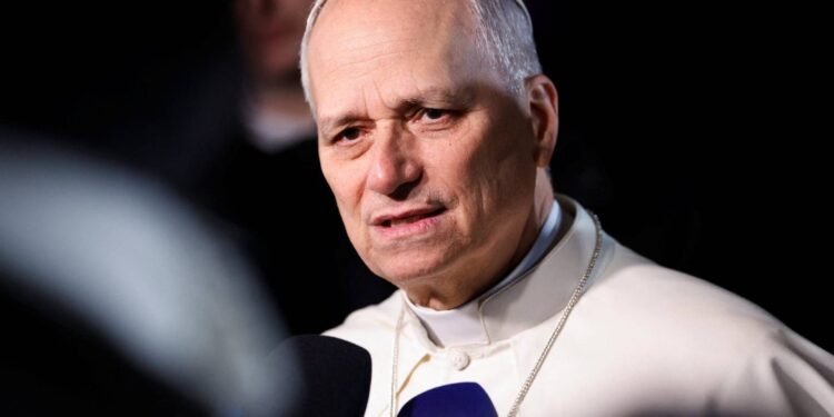 بابا الفاتيكان يدعو إلى وقف الحرب واختيار السلام