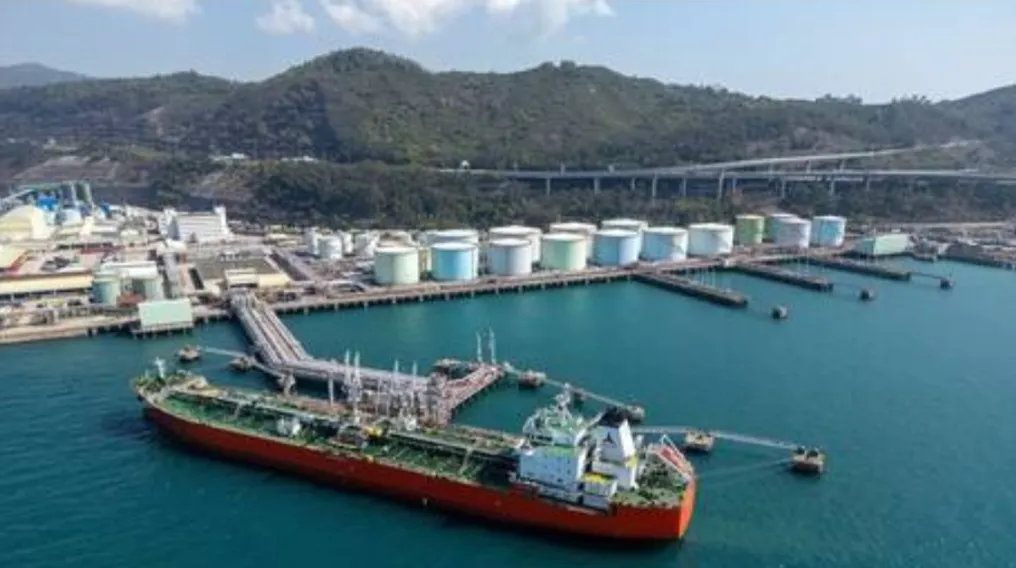 دميترييف: أسعار النفط ستتجاوز 150 دولاراً للبرميل في غضون أسبوعين