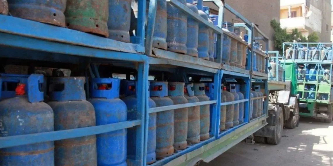 النفط تنفي وجود أي شحة بالمنتجات النفطية في عموم البلاد