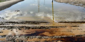 وزارة النفط توقف تسرب النفط عند أنبوب حقل عجيل إلى مصافي بيجي