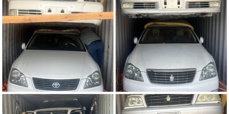 المنافذ تضبط 20 عجلة معدة للتهريب في منفذ أم قصر اﻷوسط