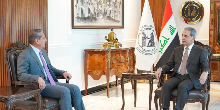 رئيس مجلس القضاء يتسلم التقرير السنوي لهيئة النزاهة حول مكافحة الفساد