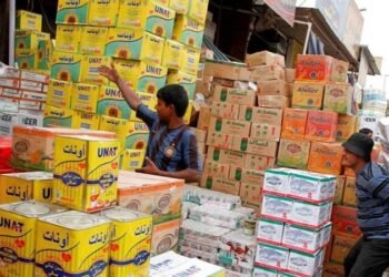 المنتجات الغذائية.. رقابة صارمة تحذر من مخاطر الإهمال في الخزن والنقل