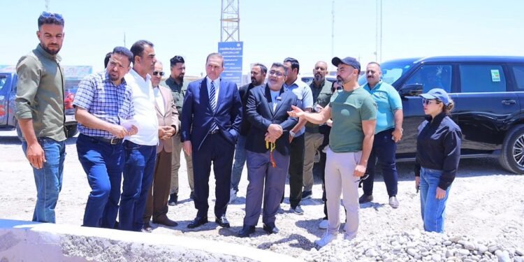 الدبي يتابع ميدانياً مشروع طريق الجسر الفرنسي – النهروان ويشدد على تسريع الإنجاز