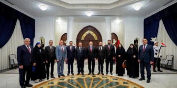 الدكتورة امنة الاسدي تشارك ضمن وفد مجلس محافظة كربلاء في لقاء فخامة رئيس الجمهورية