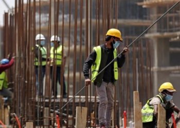 العمل تحدد ضوابط شمول العمال غير العراقيين بنظام التقاعد والضمان الاجتماعي