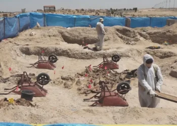 الأنبار تنفي العثور على مقبرة جماعية تضم أكثر من 1500 رفات