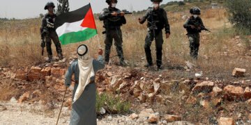 من الأكاذيب إلى الكراهية.. الشعب الفلسطيني في مرمى التشويه