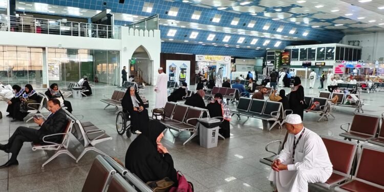 مطار النجف الأشرف: انطلاق رحلات حجاج بيت الله الحرام عبر الناقل الوطني