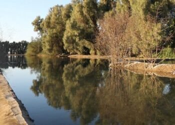 «عين الزبيدات» جوهرة سياحية مخفية على حدود ميسان الشرقية