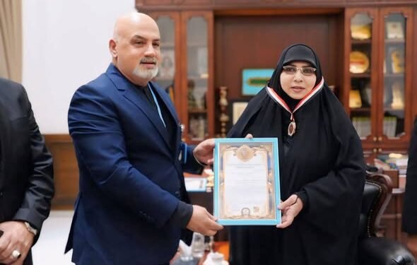 تقديراً لبصمتها الإنسانية.. منظمة حقوق الإنسان الدولية تُكرّم الدكتورة آمنة الأسدي