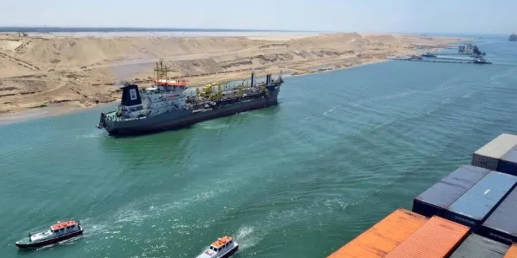 مصر تفرض رسوما جديدة على ناقلات النفط العابرة لقناة السويس