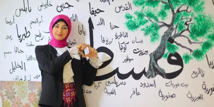 فرنسا تحجب التأشيرة عن شاعرة فلسطينية قتلت إسرائيل أولادها الأربعة