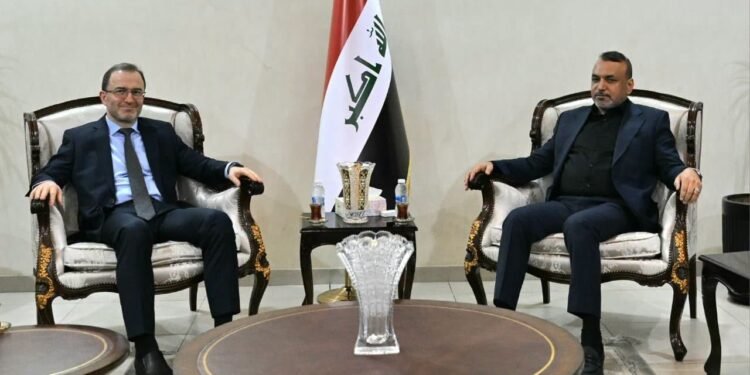 الأسدي والسفير الروسي يبحثان التطورات الإقليمية ويدعمان جهود الحكومة في مكافحة الفساد
