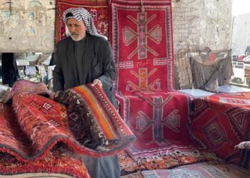 هوية تراثية تقاوم الأفول.. صناعة السجاد اليدوي في العراق بين الاندثار و نقص الدعم