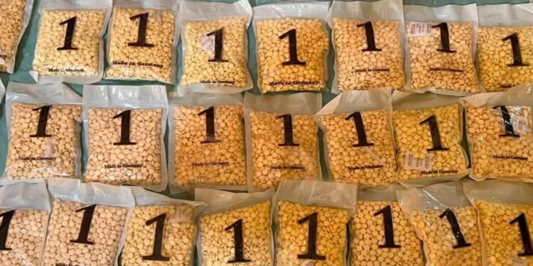 الاستخبارات العسكرية تطيح بتاجر مخدرات بحوزته 28 ألف حبة كبتاغون في الأنبار