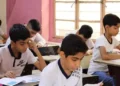 التربية تقر شمول السادس الابتدائي والثالث المتوسط بنظام الإعادة