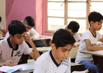 التربية تقر شمول السادس الابتدائي والثالث المتوسط بنظام الإعادة