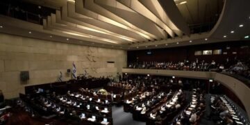 الكنيست الصهيوني يصادق تمهيدياً على مشروع قانون لتقييد الأذان في المساجد