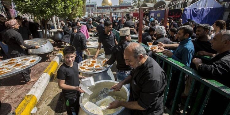 عمليات بغداد: تسجيل 3450 موكباً خدمياً في الكرخ والرصافة لخدمة زائري الأربعينية