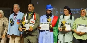 مخرج عراقي يحصد جائزة أفضل إخراج في مهرجان الدشيرة الدولي