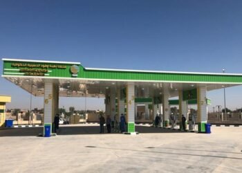 النفط تتحدث عن وصول ناقلة وانفراجة في تجهيز البنزين