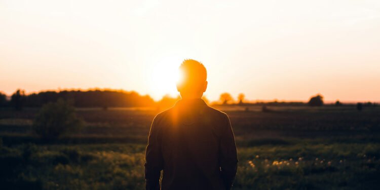 صناعة الإنسان أولاً