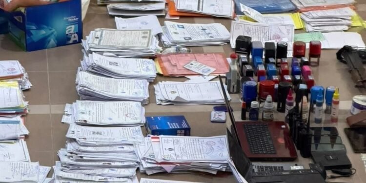 القبض على 6 متهمين بقضية تزوير في بلدية الناصرية