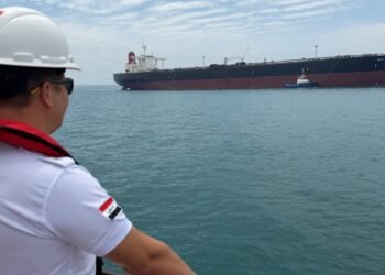 العراق يحدد علاوات خام البصرة للشحن خارج هرمز