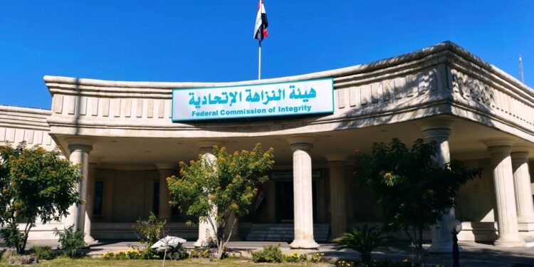 النزاهة تضبط رئيس وأعضاء لجنة تصليح الآليات في بلدية القاسم ببابل