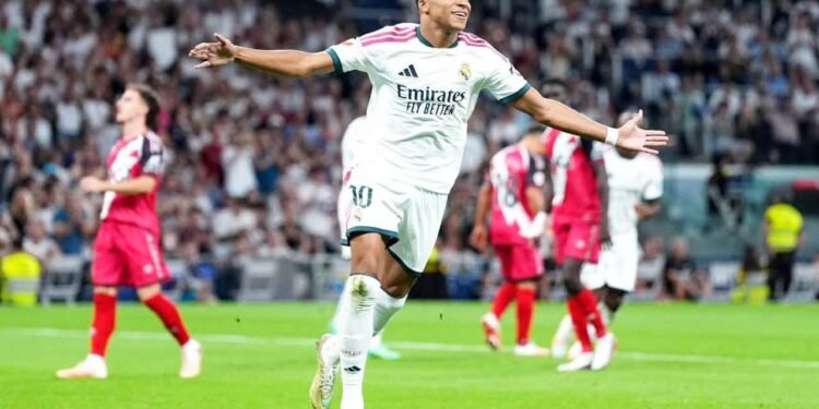 ريال مدريد يصالح جماهيره بالفوز على رايو فاليكانو برباعية في الدوري الإسباني