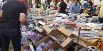 أزمة بلا نهاية.. لماذا تفشل الحلول في إنهاء نقص الكتب المدرسية؟